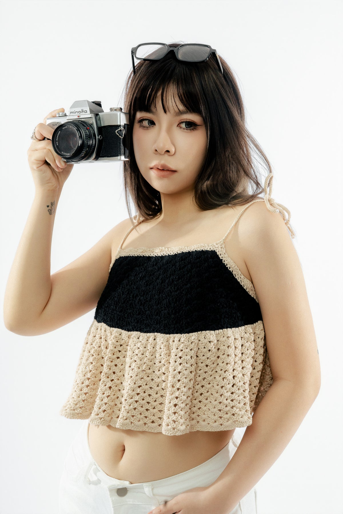 Hazel 荷叶边露背上衣